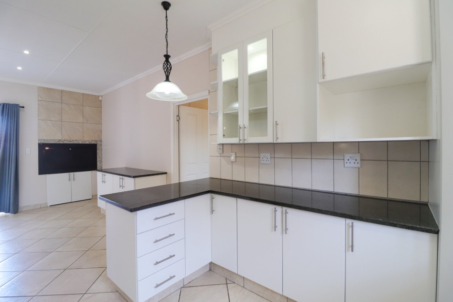 3 Bedroom Property for Sale in Fraaiuitsig Western Cape